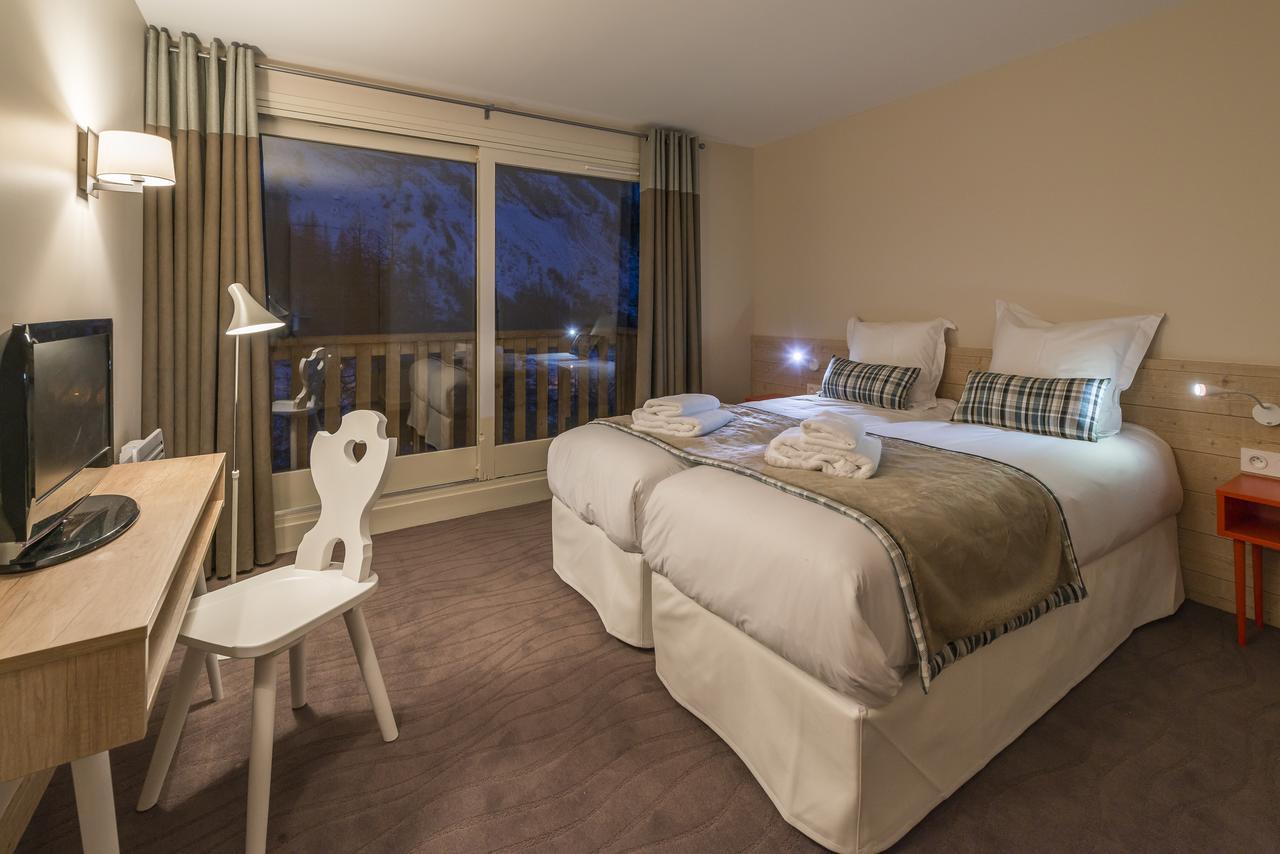 Three-Bedroom Apartment,566810109:JPEG